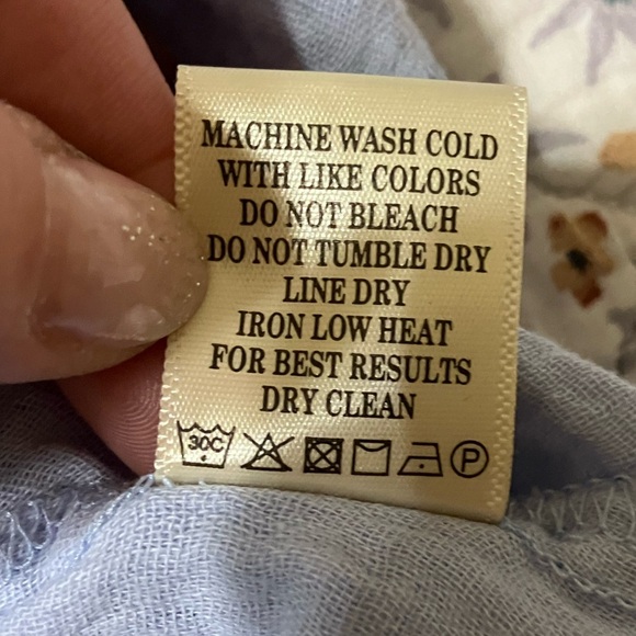 NWT!  Light Blue  Women's Button-Up Top - Picture 7 of 8